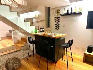 Casa dos Cubos Douro River House with swimming pool and river view