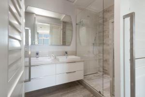 1501 Oyster Schelles - by Stay in Umhlanga