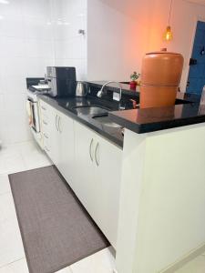 City View - Garage - Walk to Public Market