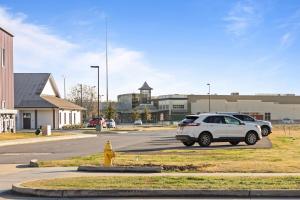 NEW Willow House KING Garage Sports Complex