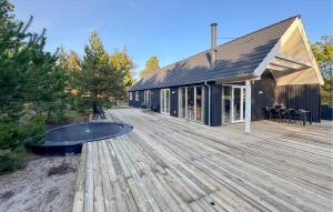 Three-Bedroom Holiday Home In Blavand