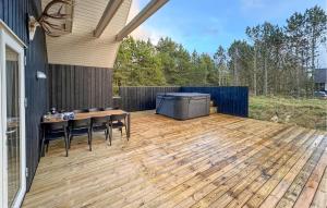 Three-Bedroom Holiday Home In Blavand