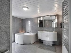 Ferienhaus Ubbaboda - Lake property with its own dock