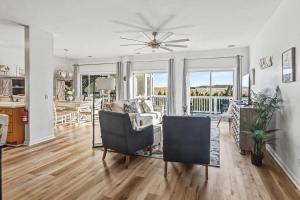 Harbor Island 49 Nautical Watch