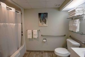 Boardwalk LUX Shoreline - Prime Location