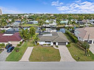 4BR Waterfront Home w Heated Pool Private Dock