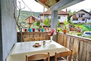 Yeti (snowman) Guest House