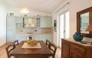 3 Bedroom Lovely Apartment In Sorso img9