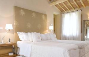 Stunning home with pool perfect for holiday