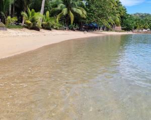 DK2 Resort - Remote Beach Hideaway - Fast WiFi - Private Tours by Arrangement - Plan Ahead