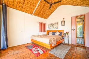 Paradise Hotel