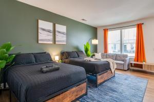 Luxe King 4BR Townhouse Mins to Uptown CLT