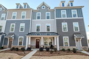4BR Townhouse King Bed Garage Northlake