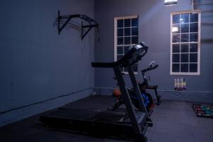 Spacious 7BR Retreat WGym Near DC-Family Friendly