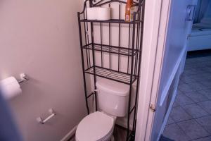Spacious 7BR Retreat WGym Near DC-Family Friendly