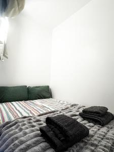 Le Petit Roc Cozy Basecamp in Roc dEnfer