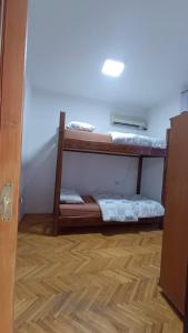 Small Hill Guesthouse