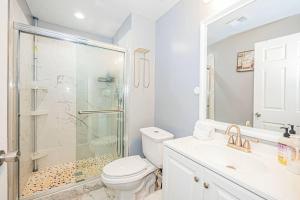 Spacious 7BR Retreat WGym Near DC-Family Friendly