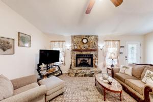 Jacksonvilles Delight | House in Jacksonville with pool on St Johns River
