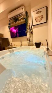 Sundowner Jacuzzi 19 Private Garden Terrace Studio