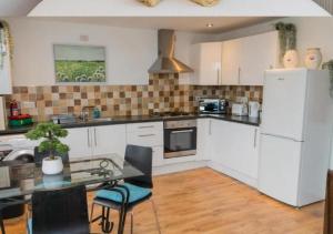 Birmingham City Apartments-Free Secure Parking HS2 Contractors - NEC - Birmingham Airport - BCU & Aston University - Heartland Hospital - Jaguar - Star City