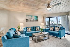 Modern oceanview condo with multiple balconies, pool & WD - beach access