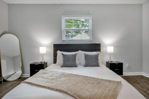 Minimal 1BR in the Heart of Durham - 2nd Floor