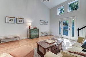Newly Renovated Villa with Incredible Marsh Views