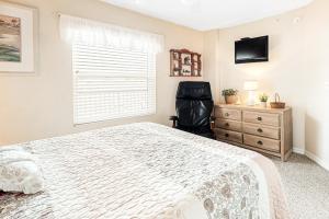 Freedom By The Sea II with ocean views, 2 pools, tennis & gym - steps to beach