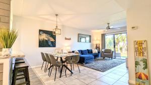 Cool Waves Oceanfront Retreat - St Augustine Beach 2 Pools 5 Hot Tubs! On the Beach