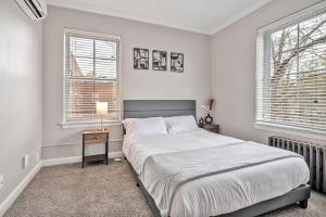 3rd Floor 2BD near DPAC, Duke, and Hospital