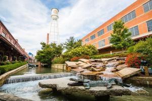 3rd Floor 2BD near DPAC, Duke, and Hospital