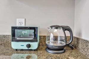 3rd Floor 2BD near DPAC, Duke, and Hospital