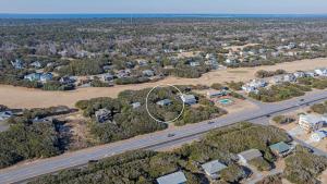 Mins from Beach Outdoor Patio & Games Sleeps 9