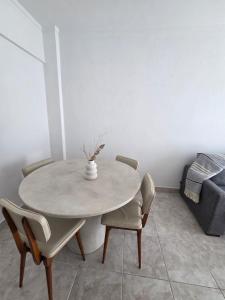 2 amb cerca del mar y Güemes