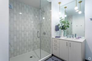 Spacious luxury 1bedroom 1bath Downtown