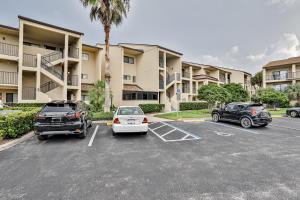 Modern oceanfront condo with two pools & private washerdryer