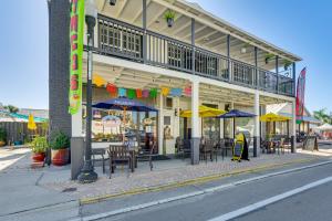 Explore Historic Dtwn Punta Gorda! Home with Deck
