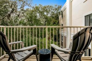 Charming Villa Just Steps to Beach & Shared Pool wCentral AC, Private WD, WiFi