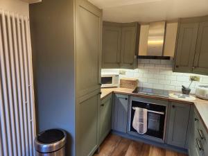 4 Westbourne Road - 2 bed ground floor apartment