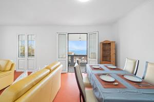 Caniço Seaview House