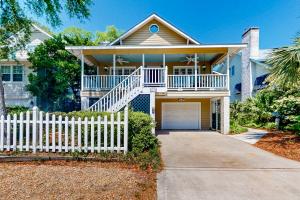 Classic coastal home with game room & private hot tub - walk to beaches