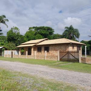 Casa pé na areia a 50 metros da praia