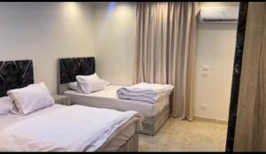 أبراج سرايا المشرق بكورنيش المعادي بجوار هيلتون المعادي