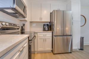 Boardwalk to the Beach! Hilton Head Resort Condo