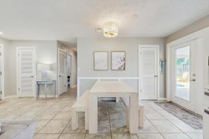 Spacious beach house with private pool, firepit and enclosed yard