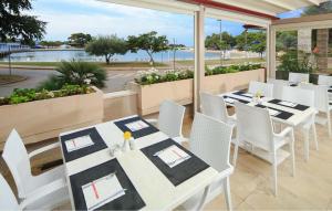 Lovely Apartment In Umag With Wifi