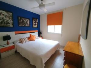 apartamento con piscina y terraza