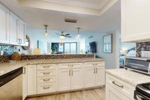 Seventh Floor Oceanfront Condo with Shared Pool, Ocean View, & High-Speed WiFi