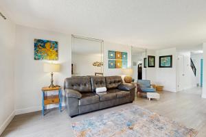 Steps away from Beach & Pool a two-story townhome on Anastasia Island